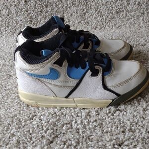 Nike Flight Basketball Sneakers Boys 12C EUC